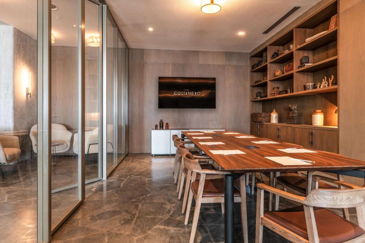 Costanero Hotel Montevideo - Mgallery Collection Eksteriør billede The boardroom at the headquarters of the company